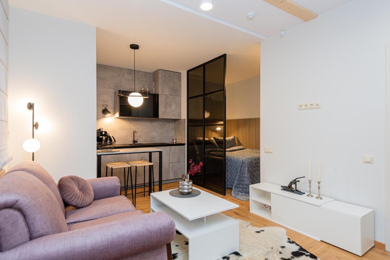 Memel Townhouse Apartamentai Klaipėda Exteriör bild