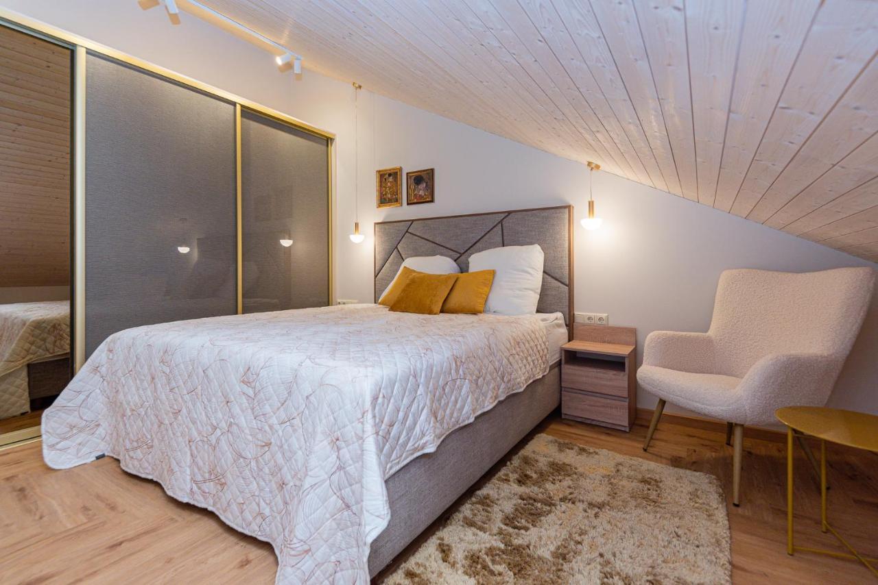 Memel Townhouse Apartamentai Klaipėda Exteriör bild
